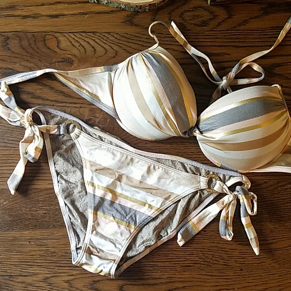 Victoria's Secret binki
